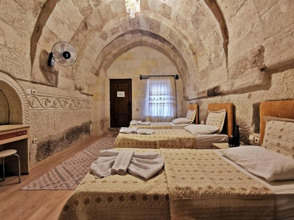 Falcon Cave Suites image 33